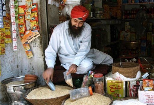 [Sikh+businessman+in+his+shop+in+Peshawar.jpg]